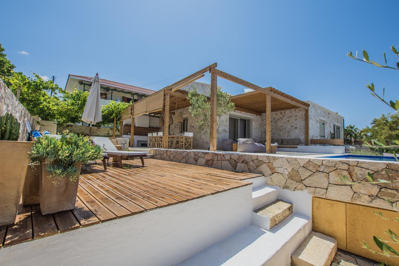 Niova Villa - Seafront, Private Pool And Ionian Sea Views, By Zantewize Alykes  Exterior foto